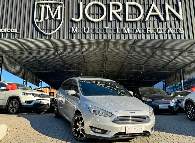 Carro Ford Focus Hatch 2016 Titanium Plus 2.0 PowerShift