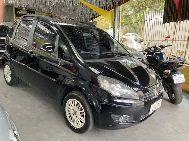 Carro Fiat Idea 2012 Attractive 1.4 8V (Flex)