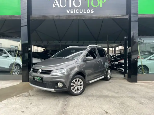 Carro Volkswagen CrossFox 2013 I-Motion 1.6 VHT (Flex)