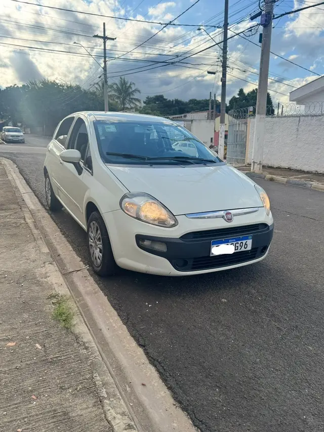 Carro Fiat Punto 2016 Attractive 1.4 (Flex)