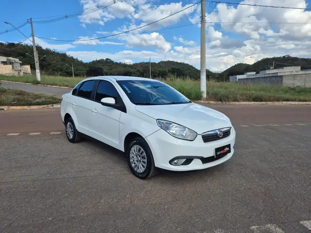 Carro Fiat Grand Siena 2014 Evo Attractive 1.4 8V (Flex)