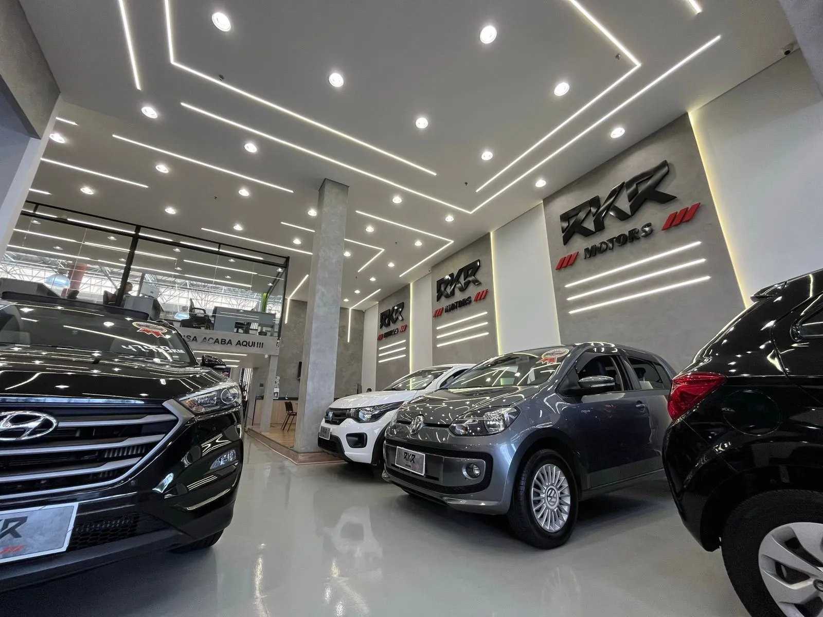 Fachada da loja RKR Comércio de Veículos Novos e Seminovos Ltda. - Santo André - SP