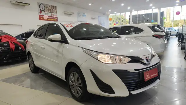 Carro Toyota Yaris Sedan 2022 1.5 XL Plus Connect CVT (Flex)