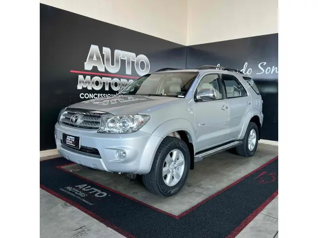 Carro Toyota Hilux SW4 2010 SR 4x2 2.7 VVT-i