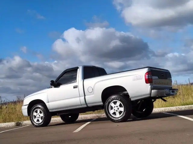 Carro Chevrolet S10 Cabine Simples 2009 S10 Advantage 4x2 2.4 (Flex) (Cab Simples)