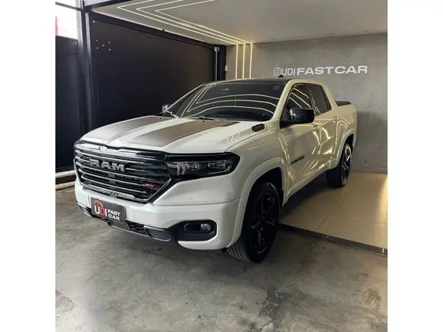 Carro RAM Rampage 2024 R/T 2.0 Turbo