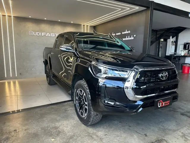 Carro Toyota Hilux Cabine Dupla 2017 Hilux 2.8 TDI SRX CD 4x4 (Aut)