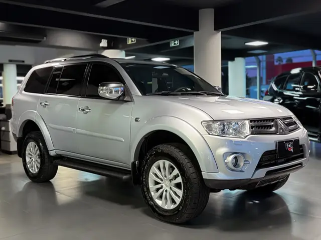 Carro Mitsubishi Pajero 2016 3.2 DI-D HPE 4WD (Aut)
