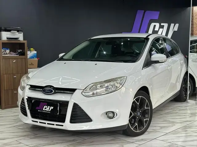 Carro Ford Focus Hatch 2015 Titanium Plus 2.0 16V PowerShift