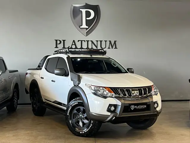 Carro Mitsubishi L200 Triton Savana 2023 GLS 2.4 Turbo