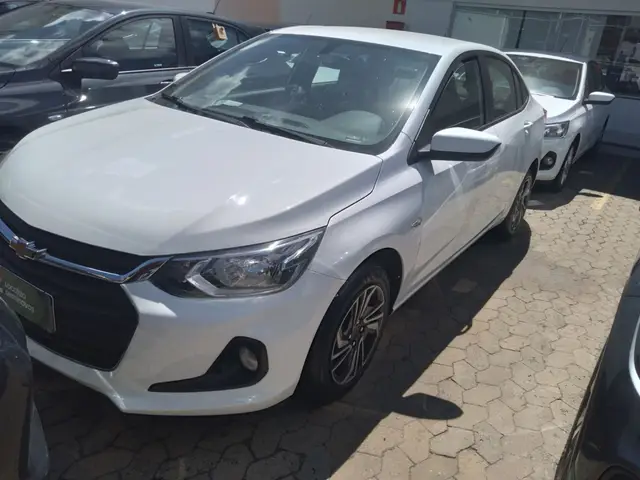Carro Chevrolet Onix Plus 2024 LT 1.0