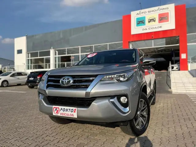 Carro Toyota SW4 2017 2.8 TDI SRX 5L 4x4 (Aut)