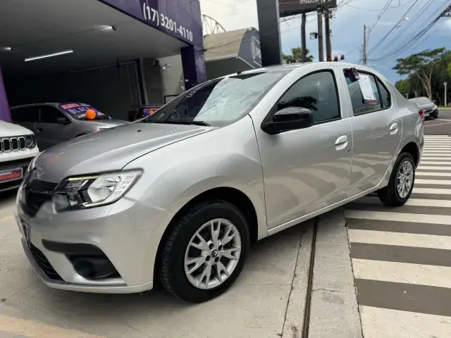 Carro Renault Logan 2024 Zen 1.0