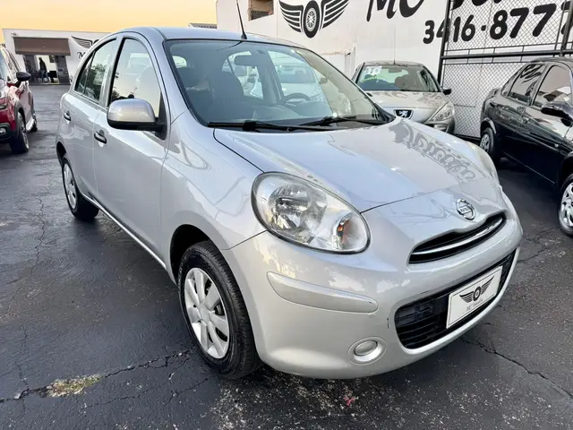 Carro Nissan March 2012 1.0 16V S (Flex)