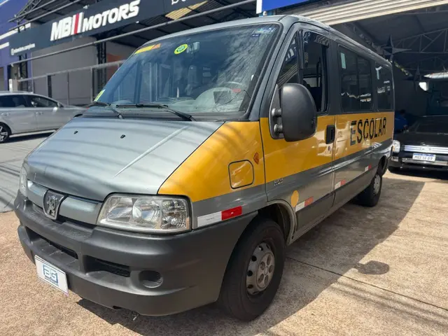 Carro Peugeot Boxer 2013 Van 320M 2.3 TD 16L