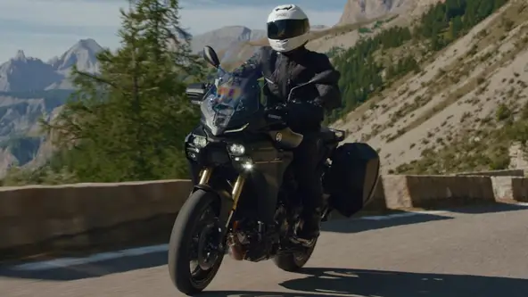  Tecnologia derivada do setor automotivo utiliza sensores e câmeras para se adaptar à moto 