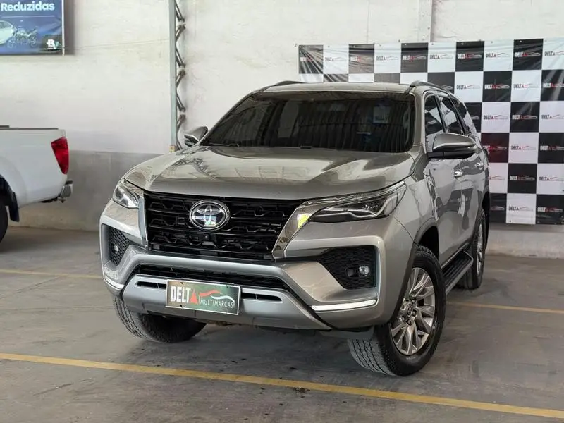 Toyota SW4 SRX 2.8 turbodiesel 7L 4x4 (Aut)