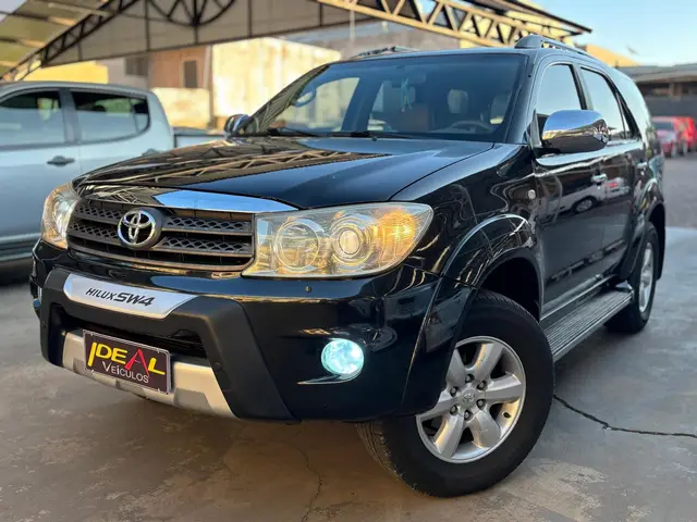 Carro Toyota Hilux SW4 2010 SR 4x2 2.7 VVT-i (aut)