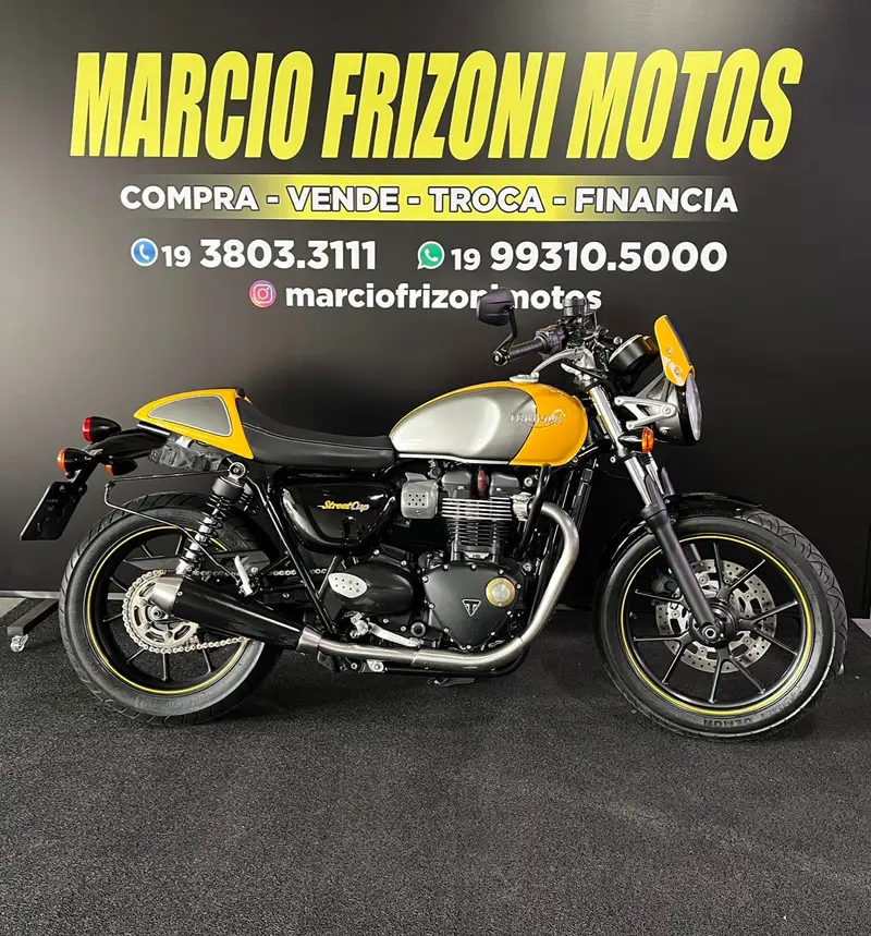 Triumph 900