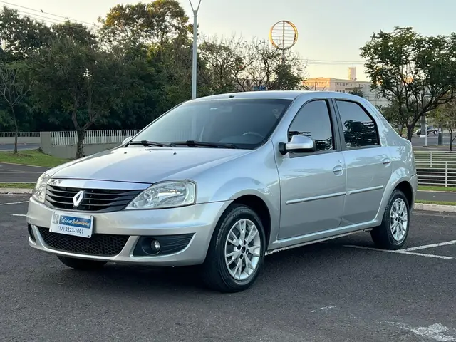 Carro Renault Logan 2013 Expression 1.6 8V Hi-Torque (flex)