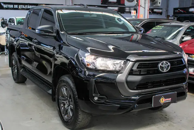 Carro Toyota Hilux Cabine Dupla 2024 SR 4x4 2.8 Diesel