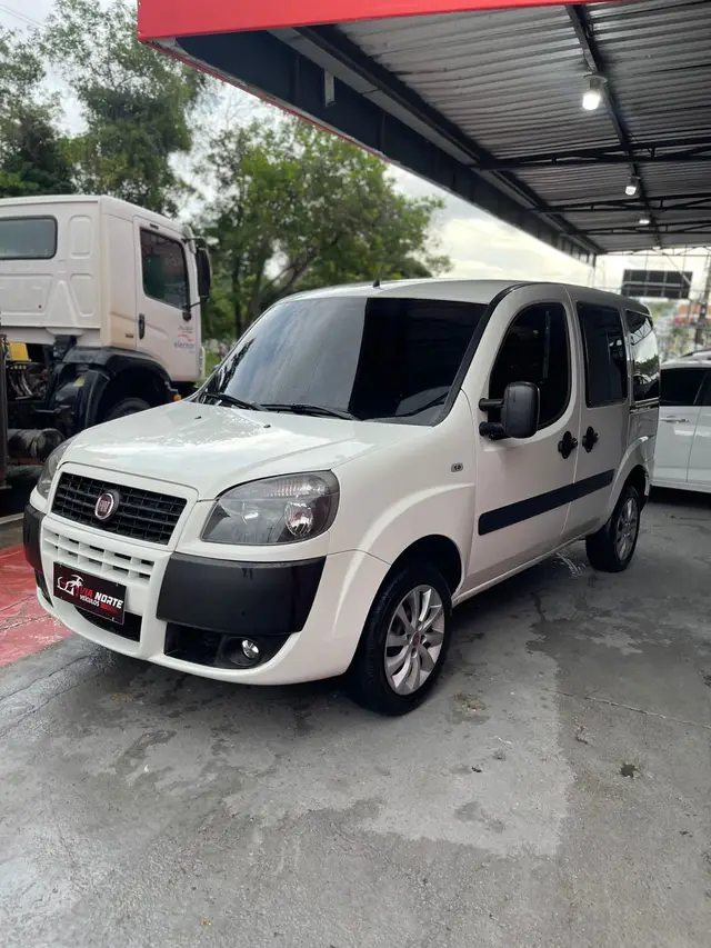 Carro Fiat Doblò 2020 Essence 1.8 16V (Flex)