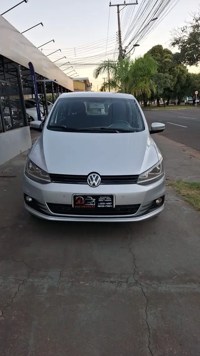 Carro Volkswagen Fox 2015 Comfortline 1.0 TEC (Flex)