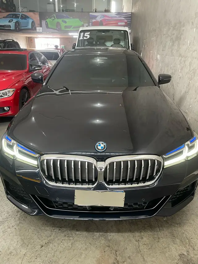 Carro BMW 530e 2022 M Sport 2.0 Turbo Híbrido Dark Edition (Aut)