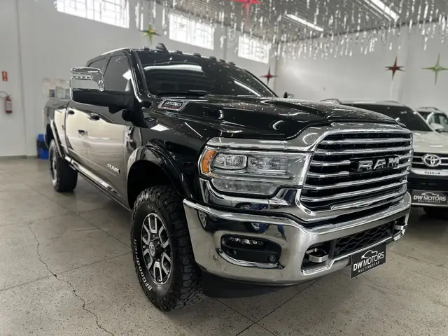 Carro RAM 3500 2024 Limited Longhorn 6.7 4x4