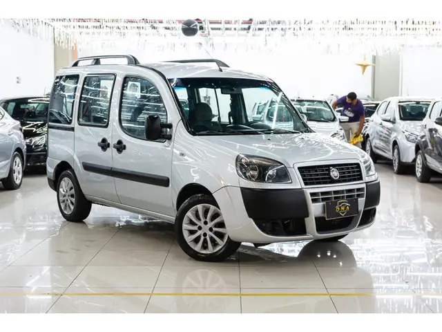 Carro Fiat Doblò 2021 Essence 1.8 16V (Flex)