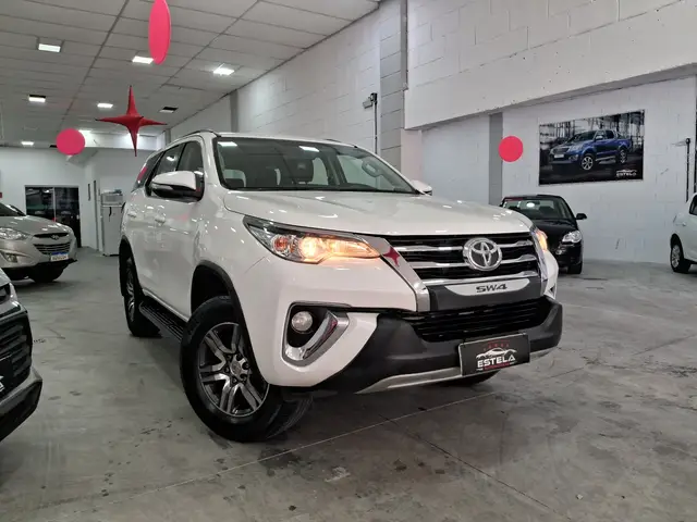 Carro Toyota SW4 2017 2.7 SR 5L 4x2 (Aut) (Flex)