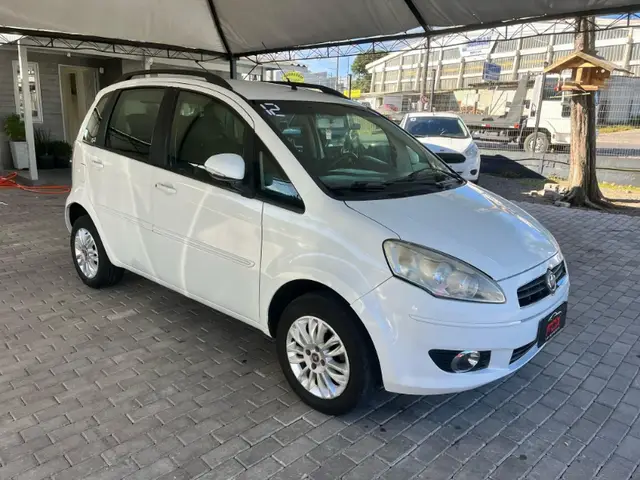 Carro Fiat Idea 2012 Attractive 1.4 8V (Flex)