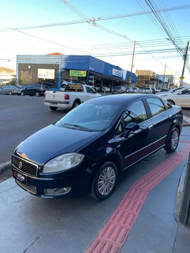 Carro Fiat Linea 2011 LX 1.8 16V Dualogic (Flex)