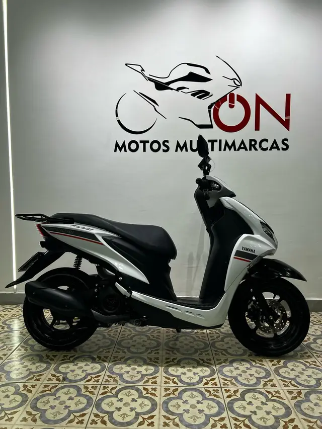 Carro Yamaha Fluo 2024 ABS