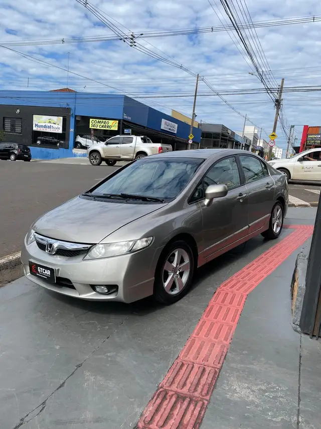 Carro Honda Civic 2007 LX 1.8