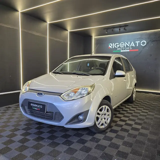 Carro Ford Fiesta Sedan 2014 SE 1.6 Rocam (Flex)