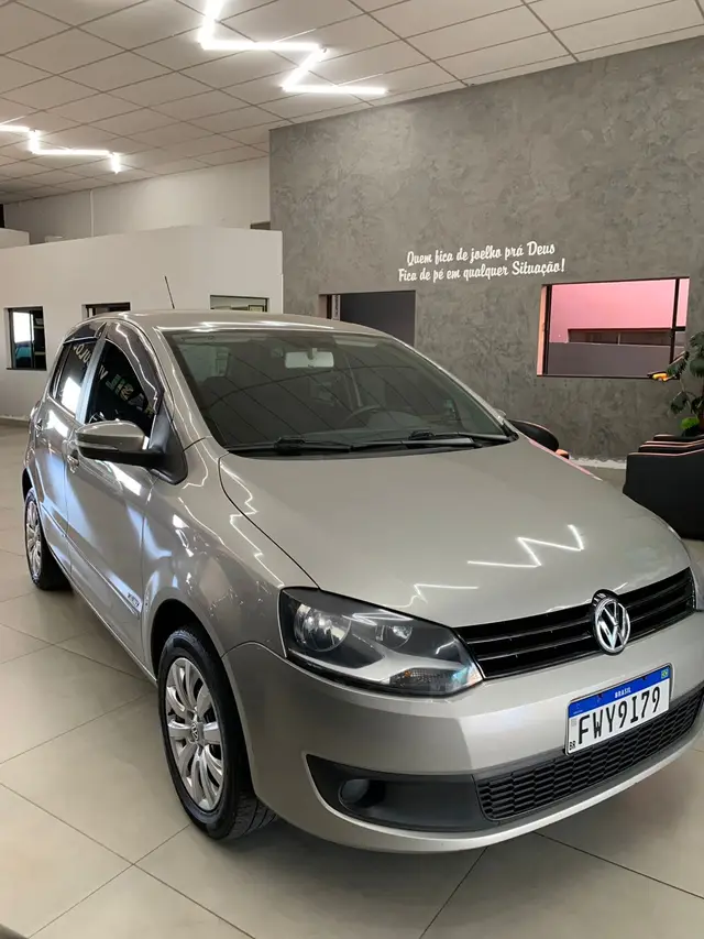 Carro Volkswagen Fox 2014 1.0 TEC (Flex) 4p