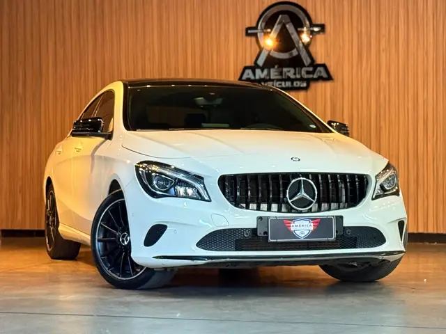 Carro Mercedes-Benz Classe CLA 2017 CLA 200 Vision DCT (Flex)
