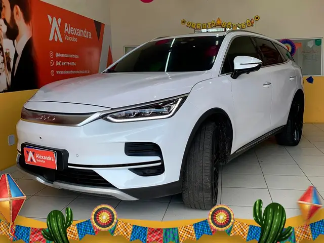 Carro BYD Tan  2025 EV