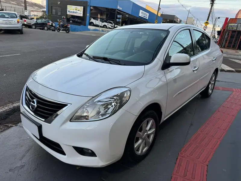 Nissan 1.6 16V SL (Flex)