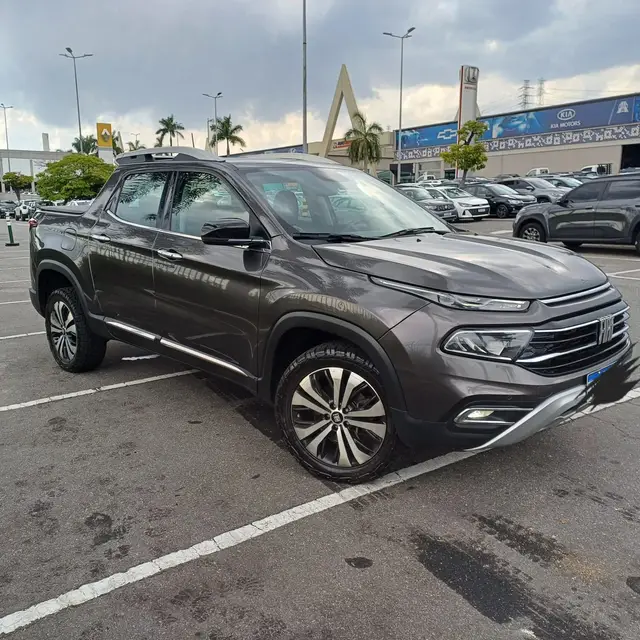 Carro Fiat Toro 2023 Volcano 2.0 TDI 4x4 (Aut)