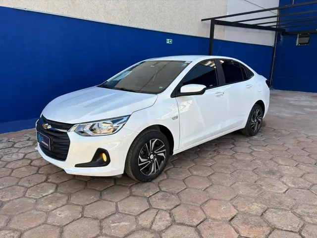 Carro Chevrolet Onix Plus 2024 LT 1.0 Turbo