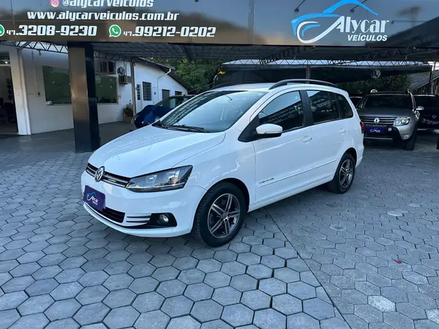 Carro Volkswagen SpaceFox 2015 1.6 VHT Comfortline (Flex)