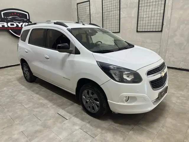 Carro Chevrolet Spin 2017 Activ 1.8 (Flex) (Aut)