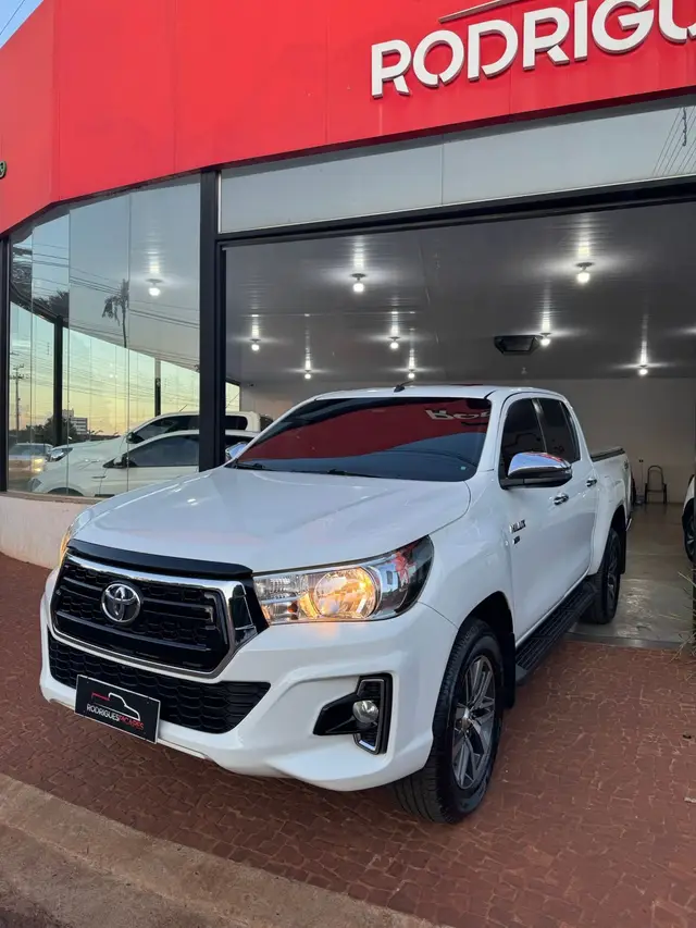 Carro Toyota Hilux Cabine Dupla 2020 Hilux 2.7 SRV CD 4x4 (Flex) (Aut)
