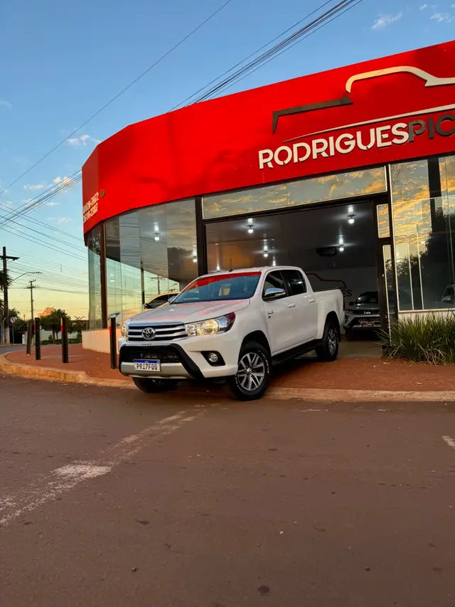 Carro Toyota Hilux Cabine Dupla 2017 Hilux 2.7 SRV CD 4x2 (Flex) (Aut)