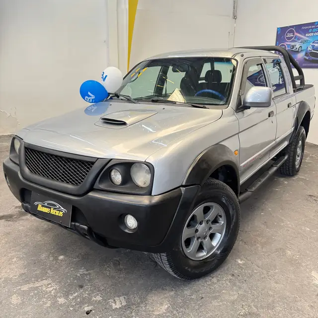 Carro Mitsubishi L200 Triton Outdoor 2011 L 200 Outdoor HPE 4x4 2.5 (cab. dupla)