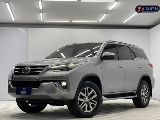 Carro Toyota SW4 2018 2.8 TDI SRX 7L 4x4 (Aut)