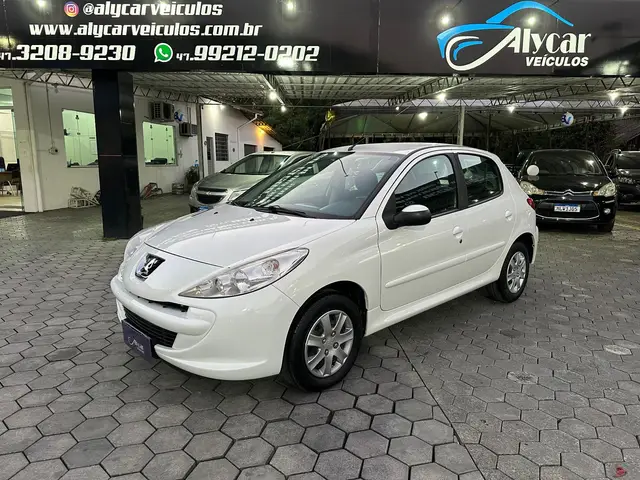 Carro Peugeot 207 2014 Hatch Active 1.4 (Flex)