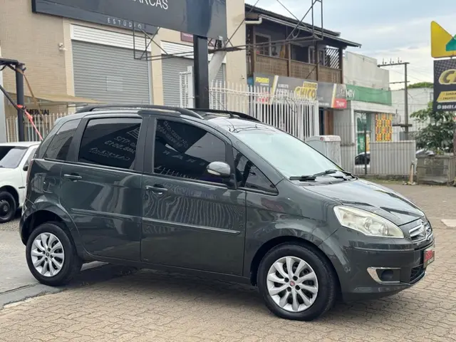 Carro Fiat Idea 2014 Attractive 1.4 8V (Flex)